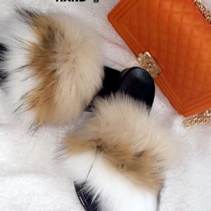 Fur slides and purse set